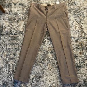 Banana Republic Kentfield Pants. Brown. 34Wx32L
